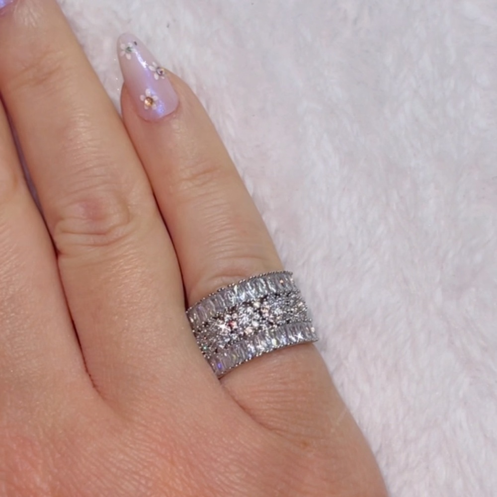 Pinky ring Multi-Row Statement Ring